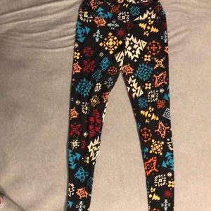 LulaRoe leggings black with Aztec print
